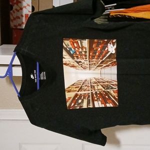 Black nike t shirt with sneaker closet large